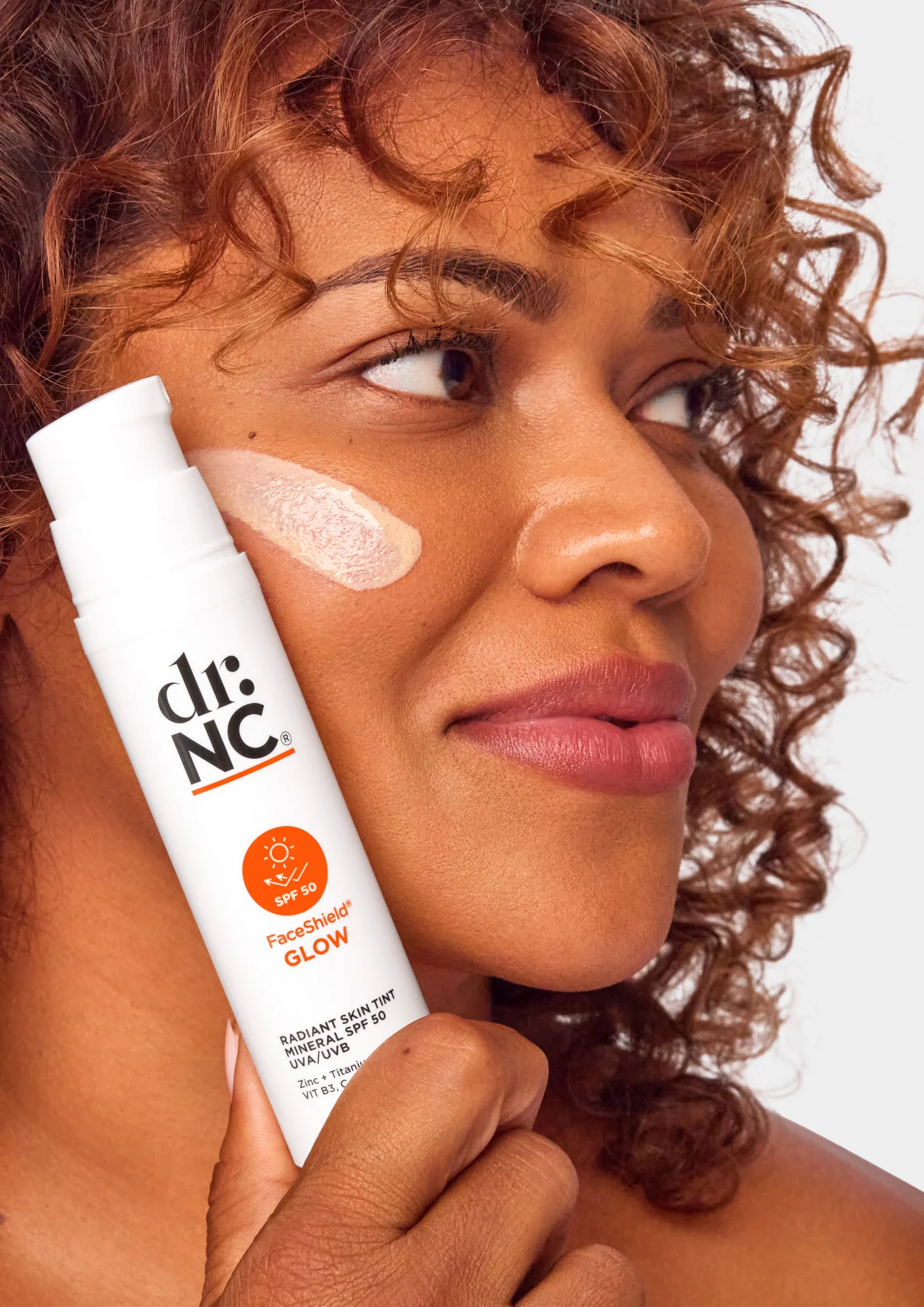 drNC FACESHIELD GLOW SPF 50 - INVISIBLE DEWY FINISH - Image 4
